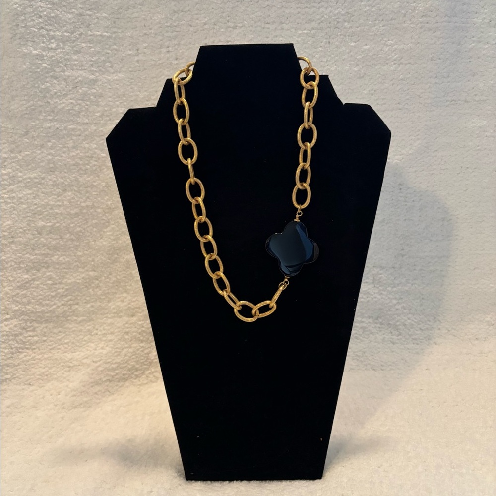 Vintage Gold Chain Necklace with Black Clover Pendant - Women Jewelry